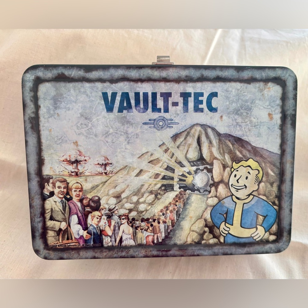 Fallout Vault-Tec Metal Lunch (or storage) Box